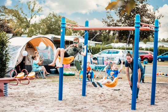 Speeltoestel op het Kinderveld