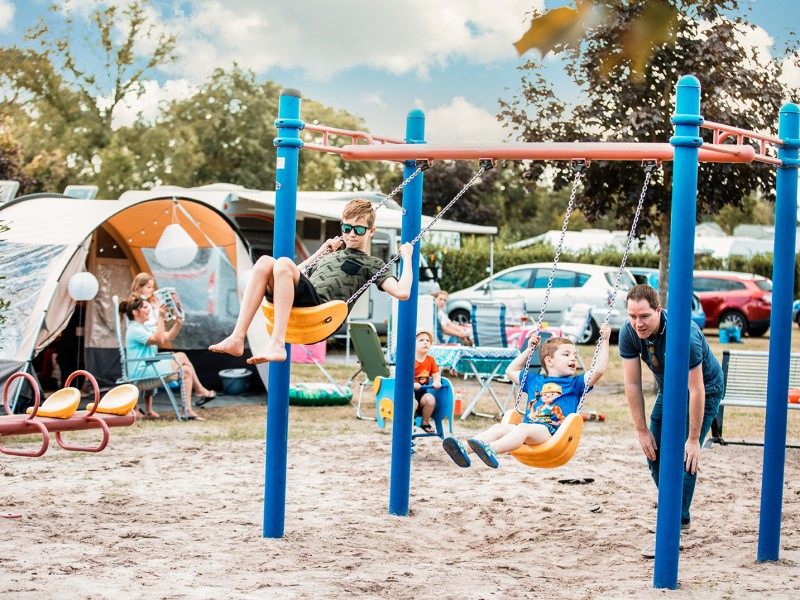 Speeltoestel op het Kinderveld
